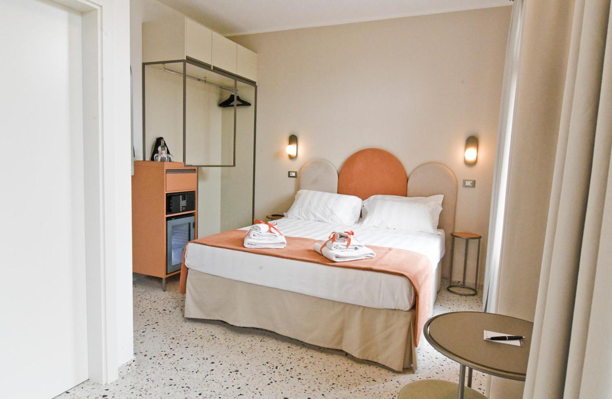 Standard Zimmer mit Kingsize-Bett